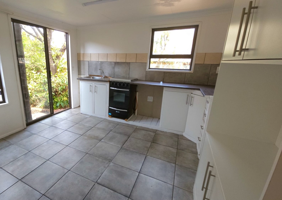 To Let 2 Bedroom Property for Rent in Melodie North West